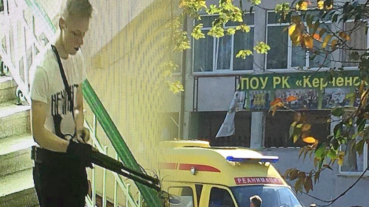 Ново ВИДЕО (18+) на ужаса от библиотеката, в която се самоуби керченския касапин 
