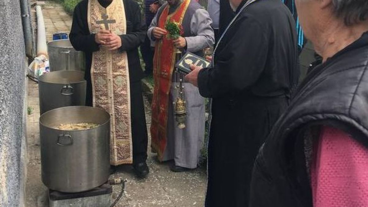 Черни връх година след потопа: Варят курбан за здраве, за да се отърсят от ужаса (СНИМКИ)