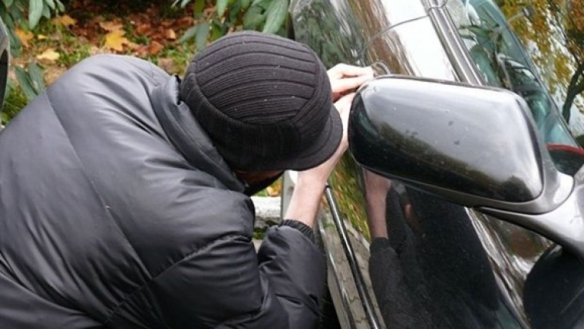 СДВР алармира за голяма заплаха за софиянци: Докато сме болни, апаши, въоръжени само с дистанционно за ролетни щори, ни обират!