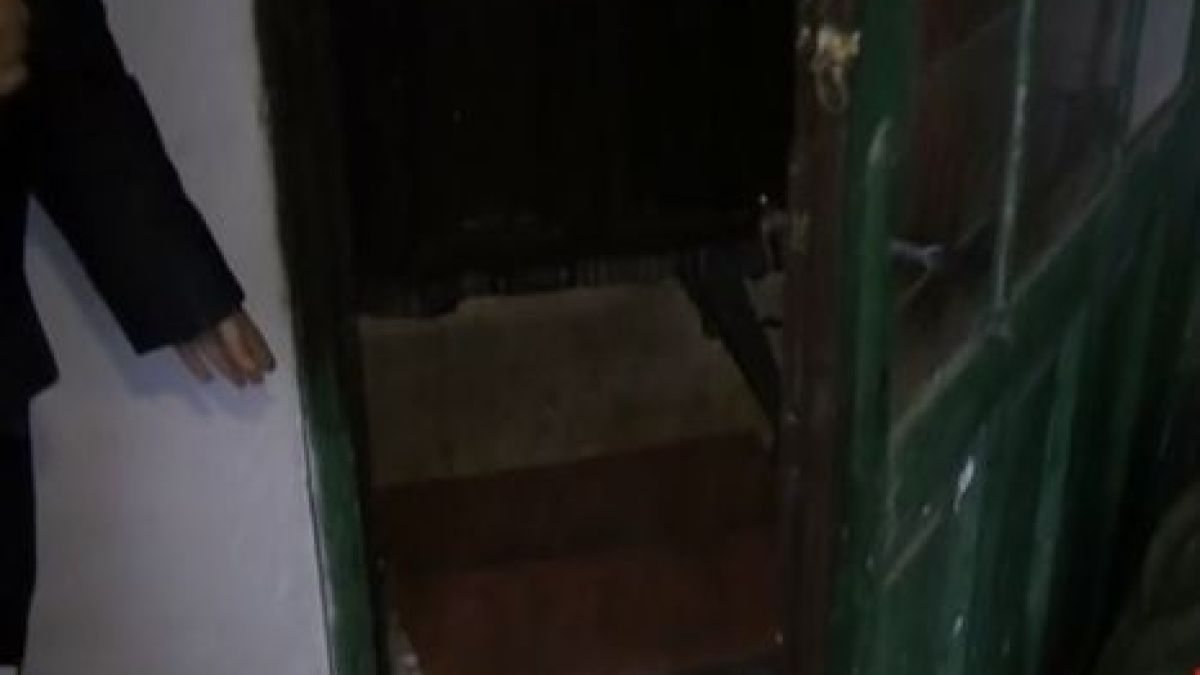 Кръвта на смазания от бой дядо Георги още стои по вратата му, крадецът се подплашил и избягал, но после…