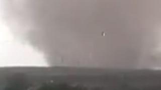Невиждана по мощ стихия удари Кипър! (ВИДЕО)