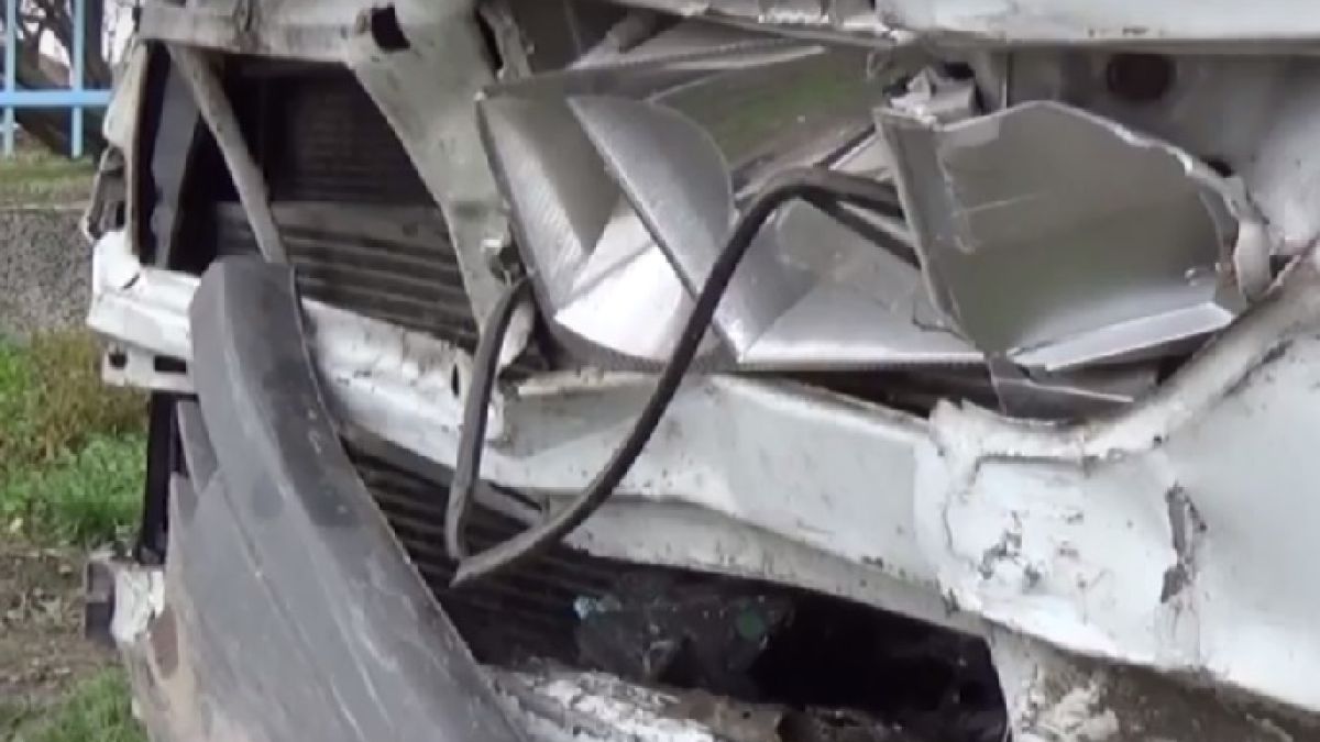 Мутреса пристигна с потрошена кола в автосервиз и...