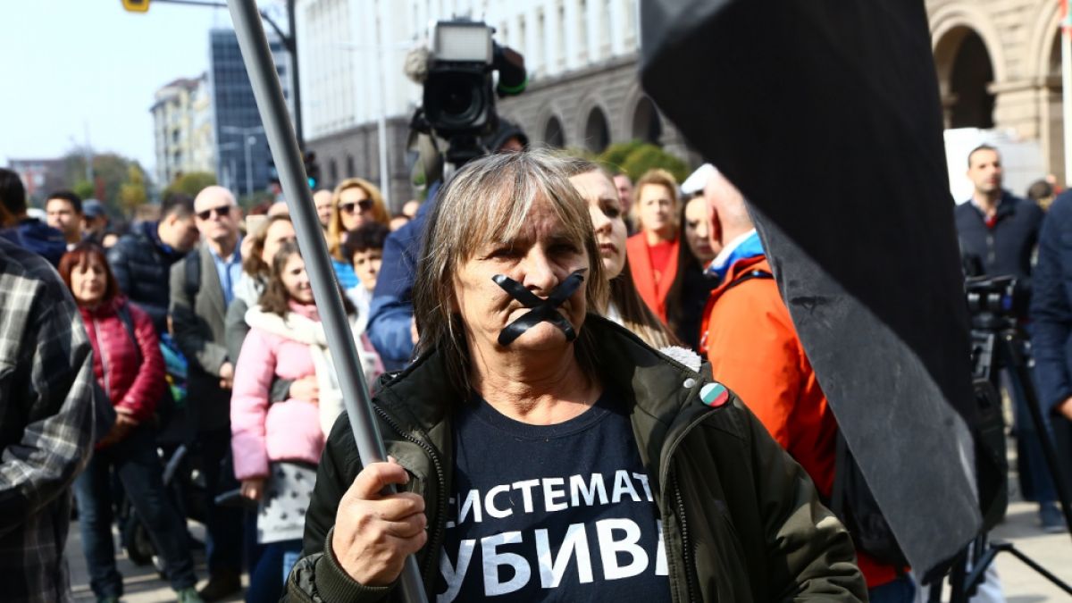 Майките искат вицепремиер да отговаря за хората с увреждания, продължават с протестите!