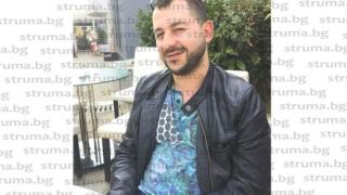 Ей на това му се казва бизнес идея! Сервитьор висшист търси с обява клиенти за „философски разговори” за 20 лв. такса (СНИМКИ)