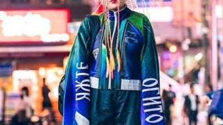 Култовата фраза "к*рви, яжте, пийте, Огито черпи" взриви японската седмица на модата (СНИМКИ)