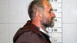 Най-зловещата история, която сте чели! Мъж изрови телата на 26 момиченца и ги накара да казват "мама" (СНИМКИ 18+)