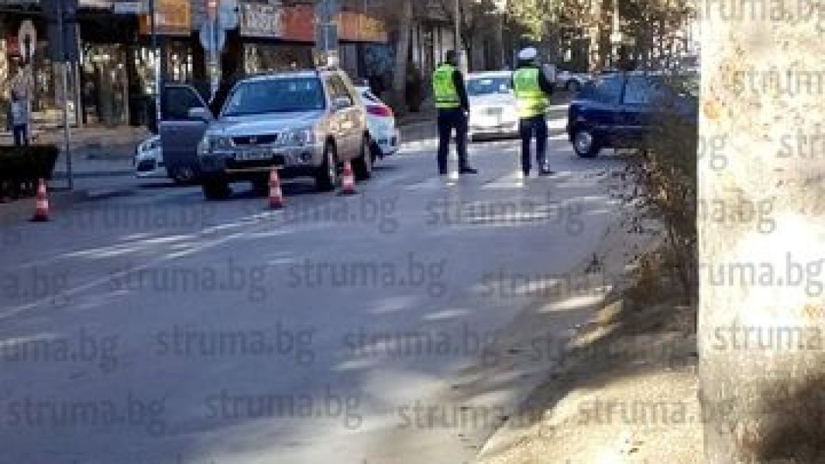 Джип помете благоевградчанка на главен булевард, притесненият й син изхвърча към болницата, но... (СНИМКИ)