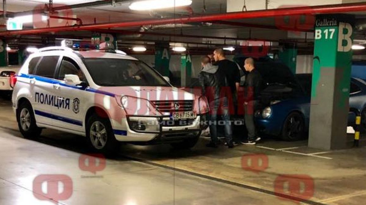Дрифтъри побъркаха майки с деца в паркинга на бургаски мол, а реакцията на полицията... 