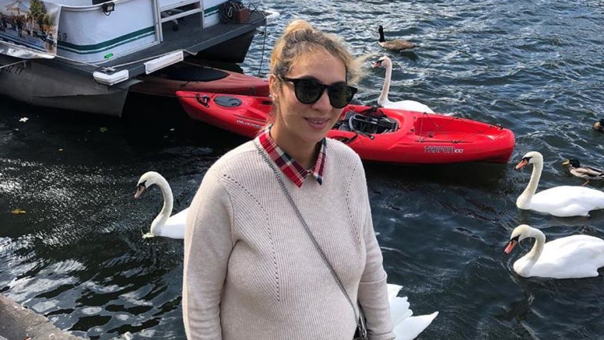 Тризначката Любов се показа с огромен корем и разкри пола на бебето!