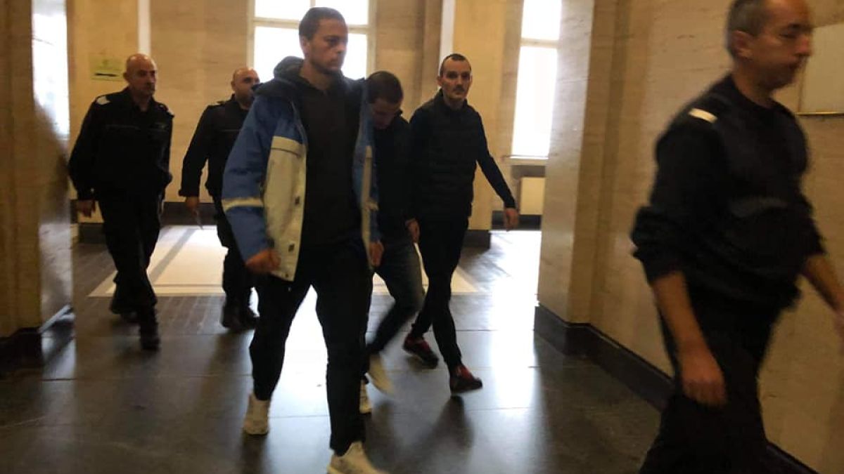 Първо в БЛИЦ! Пребитата от секс маниак адвокатка издаде извънредна новина и показа първи СНИМКИ на насилника й
