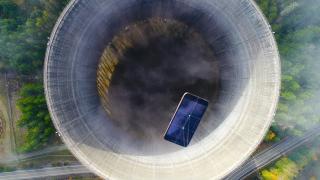Блогър пусна iPhone XS Max в тръбата на атомна електроцентрала (ВИДЕО)