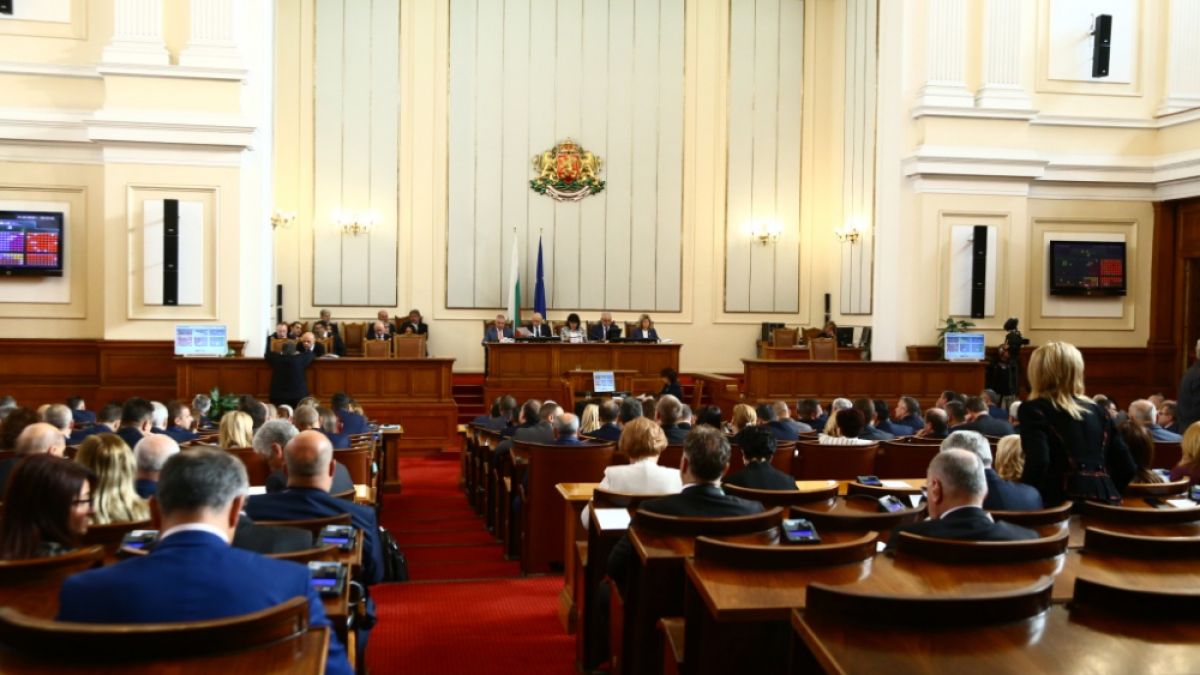 Парламентът прие окончателно промените в медийния закон