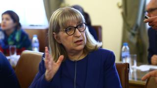 Наследникът на Цачева ясен до дни, Борисов чака Цветанов да се върне от САЩ