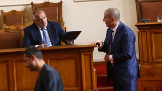 Борисов детронира Цветанов от три поста, спрягат се имена кой ще го замести
