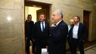 НФСБ и ВМРО са в голяма дилема