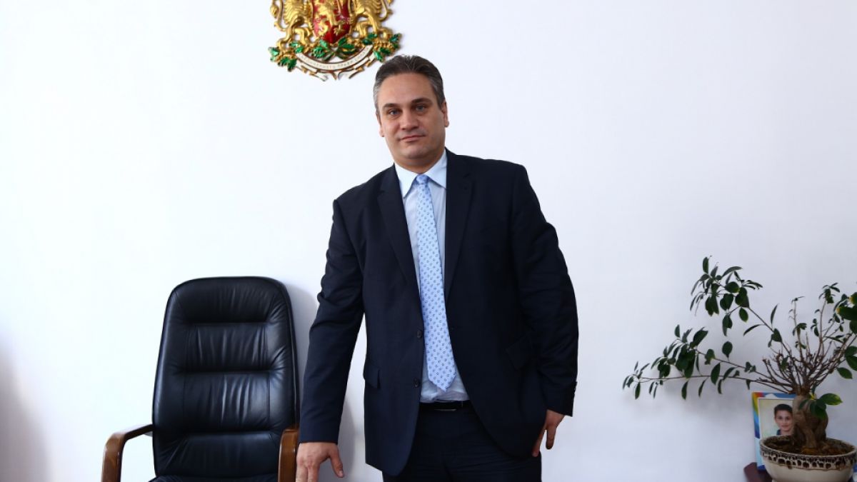 Отзованият консул Пламен Георгиев заплаши Кирил Петков с... ВИДЕО