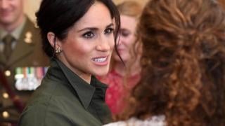 Меган Маркъл скандализира! Баща й се бори за живота си, а тя...