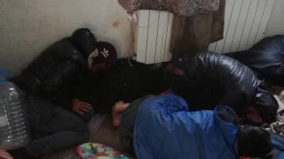 Униформени нахлуха в изоставена къща в София и се ококориха (СНИМКИ)