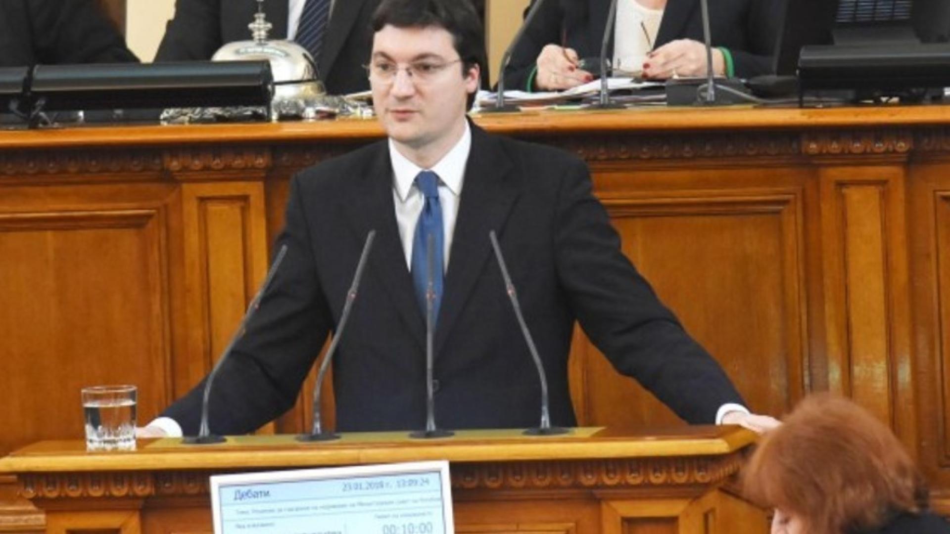 Два часа депутати спорят за плоския данък, не могат да се разберат