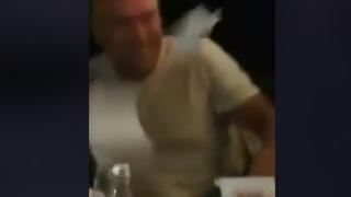 Цялата мрежа гледа това ВИДЕО и се пита: Марешки ли е този купонджия, който се вихри под дъжд от салфетки в кръчма в Банско