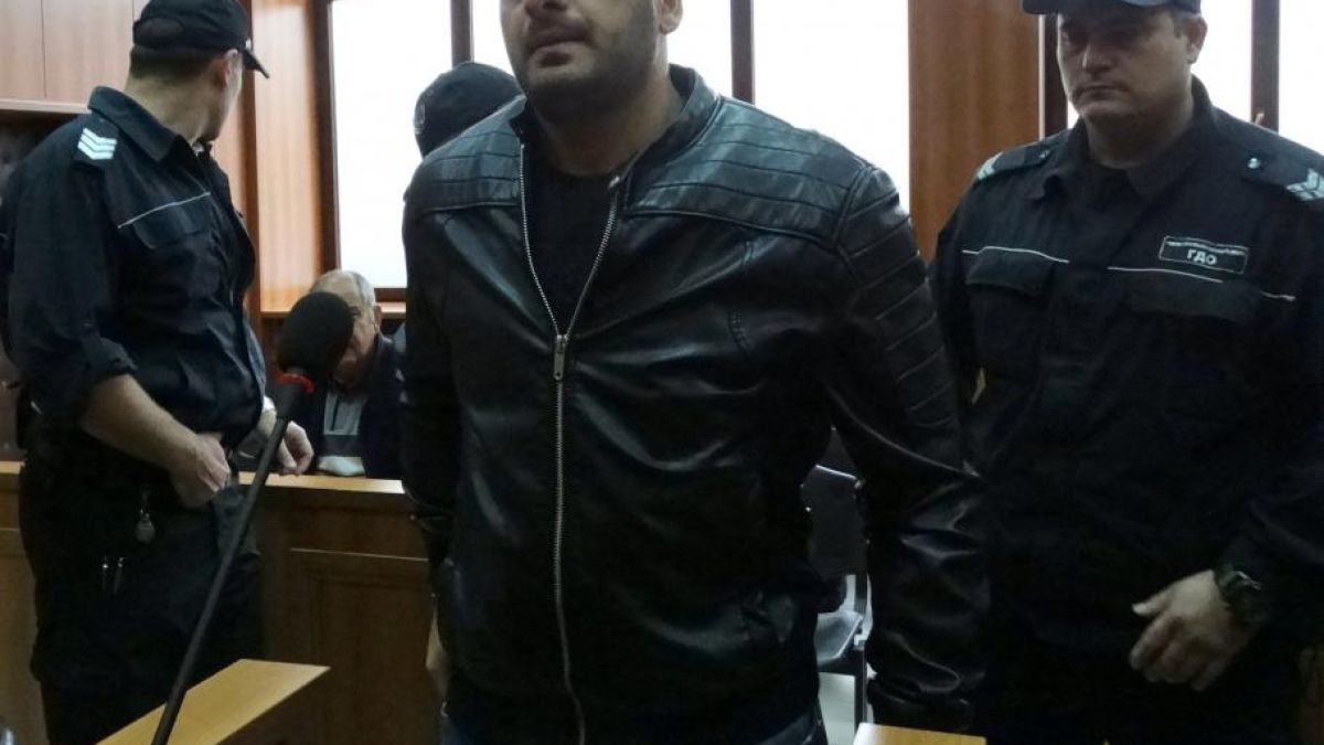 Голи снимки на ромката Севгина разпалили вендетата в пловдивската Шекер махала