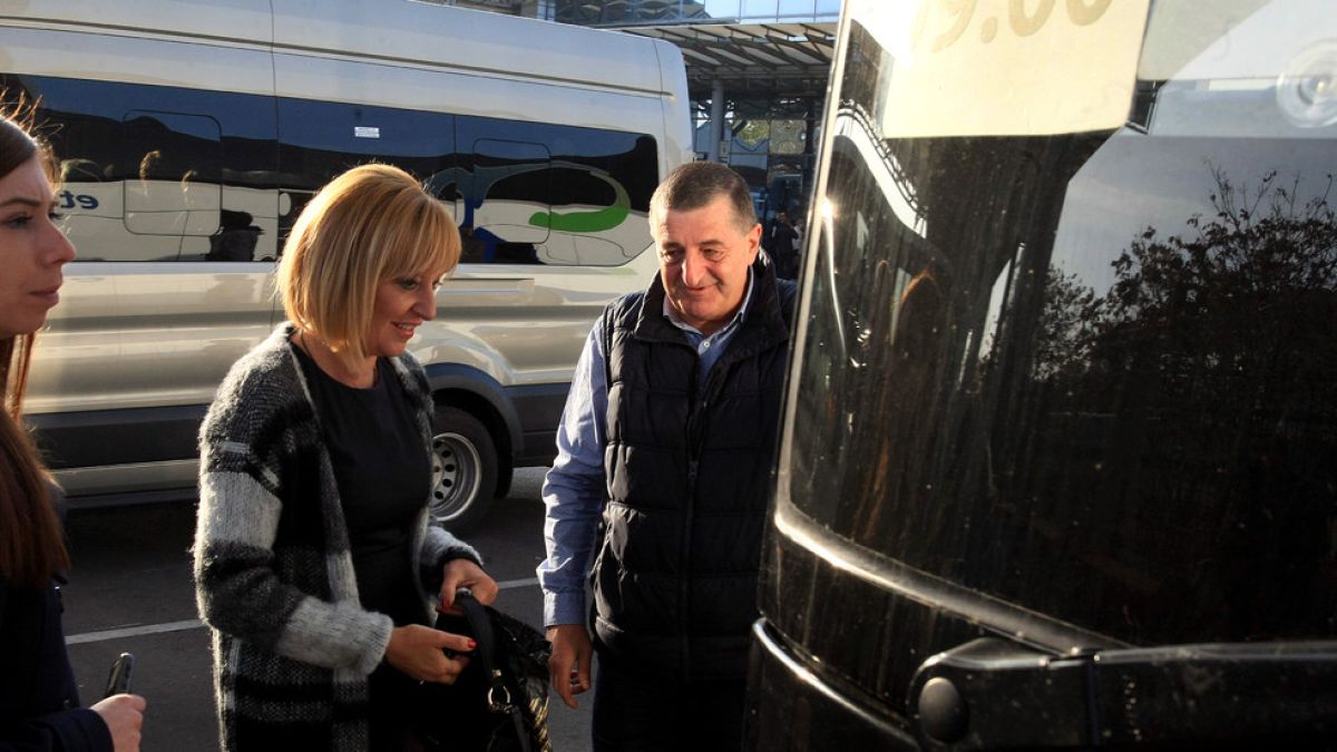 Мая Манолова се качи на автобуса за Стара Загора, а шофьорът се оказа не кой да е, а... (СНИМКИ)