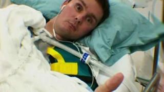 В страшни мъки издъхна младият спортист, който погълна охлюв заради бас с приятели