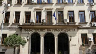 Пълна мистерия със 114-те “български граждани“, издирвани от Интерпол