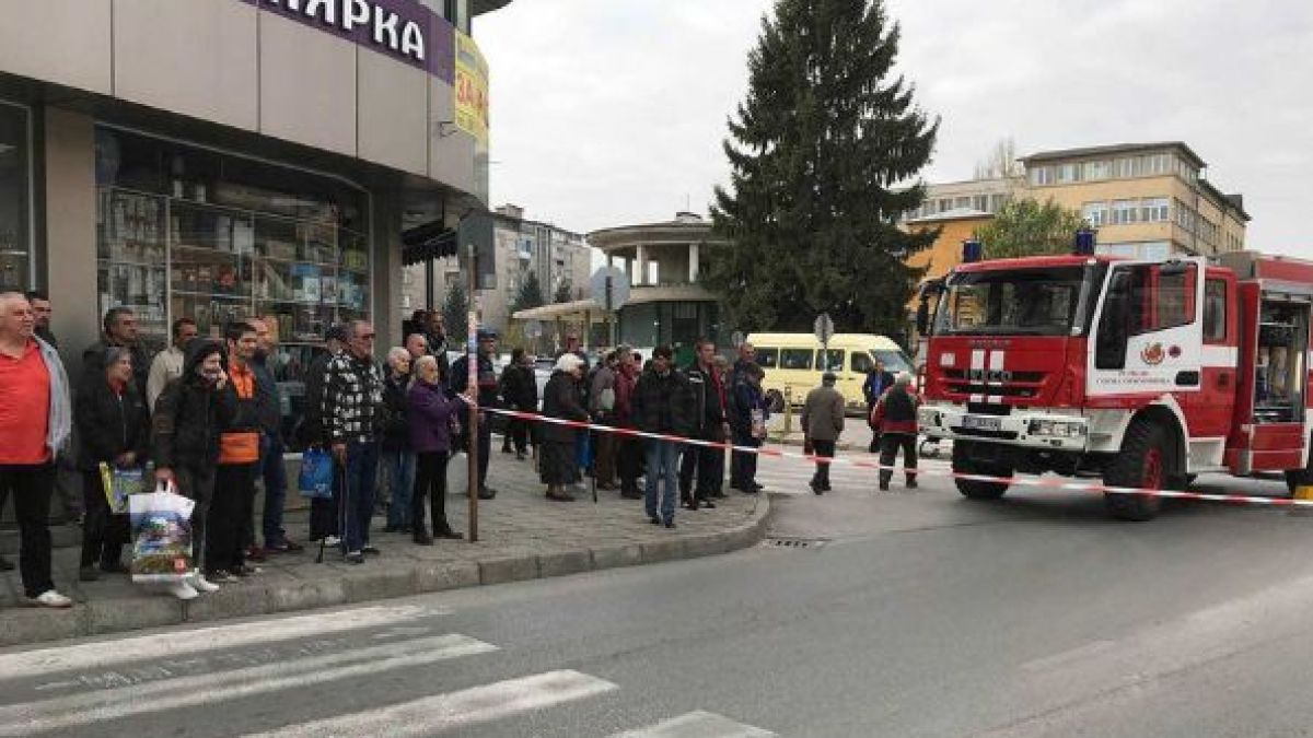 Страшен инцидент до полицията в Горна Оряховица (СНИМКИ/ВИДЕО)