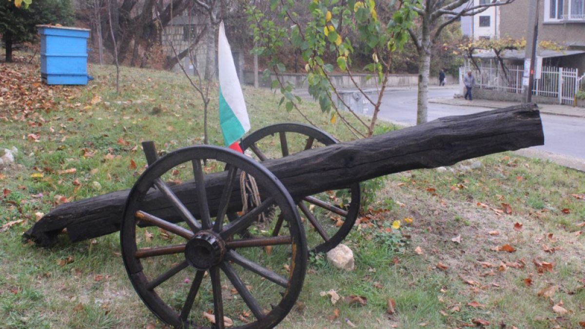 Патриоти от старата столица измайсториха нещо, за което цяло Търново говори (СНИМКА)