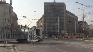 БЛИЦ TV: Желязна "зебра" пъпли по софийските улици