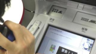 Банкомат с изкуствен интелект познава измамниците