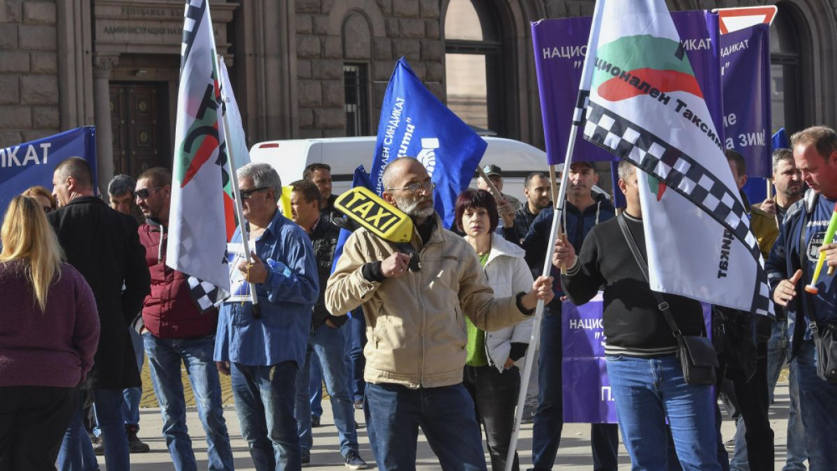 Над 30 града и села излизат на протест срещу цените на горивата 