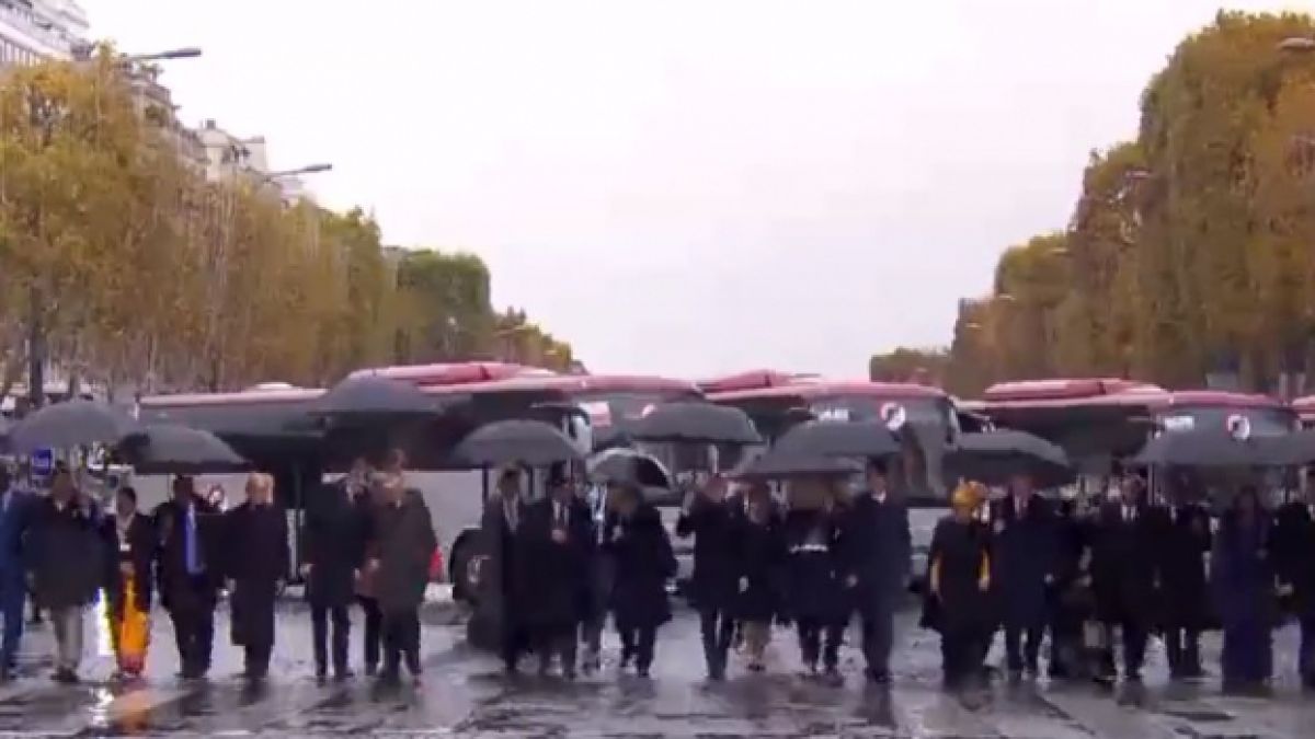 Световните лидери се събраха в Париж заради 100 от края на Първата световна война (СНИМКИ/ВИДЕО)