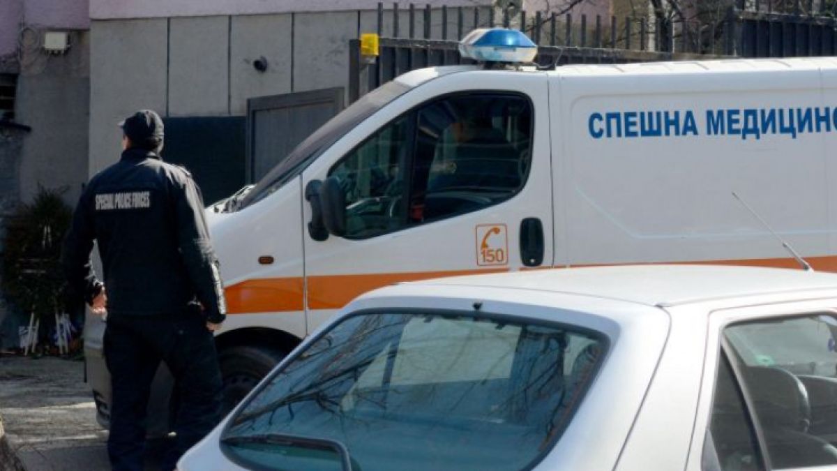 Смразяващи кръвта разкрития за бесния екшън пред болницата в Разград, завършил със смърт! 