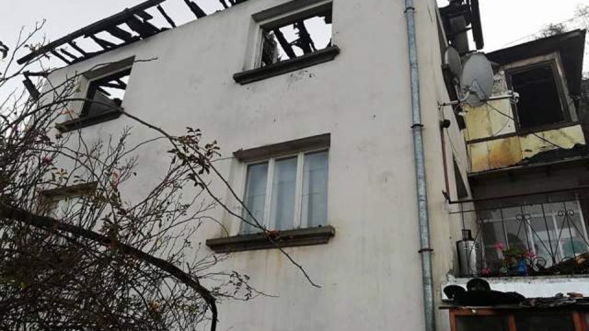 Камбанен звън наруши тишината в смолянско село, всички се втурнаха да... (СНИМКИ)