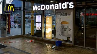 Откриха човешки зъб в бургер на McDonald's
