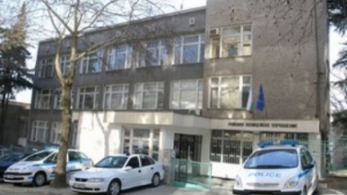 Ето какво се случва с полицая, обвинен в побой над белгийско семейство край Сандански