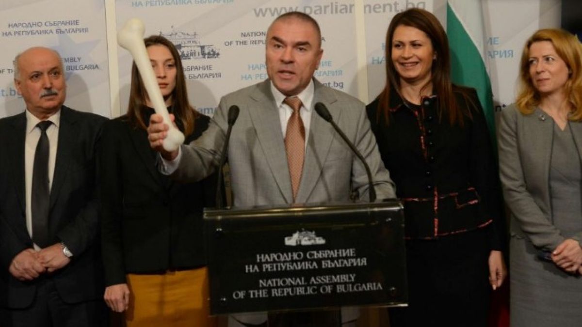 Марешки развя най-гнусното нещо, което внесе в парламента и се отказа от имунитета си (СНИМКИ)