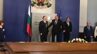 Борисов връчи висока държавна награда на актьора Васил Михайлов (СНИМКА)