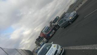 Първи СНИМКИ от жестоко меле с осем коли край София 