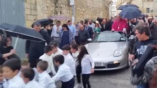 Свещеник и Porsche Boxster - шокираща комбинация! (СНИМКИ/ВИДЕО)