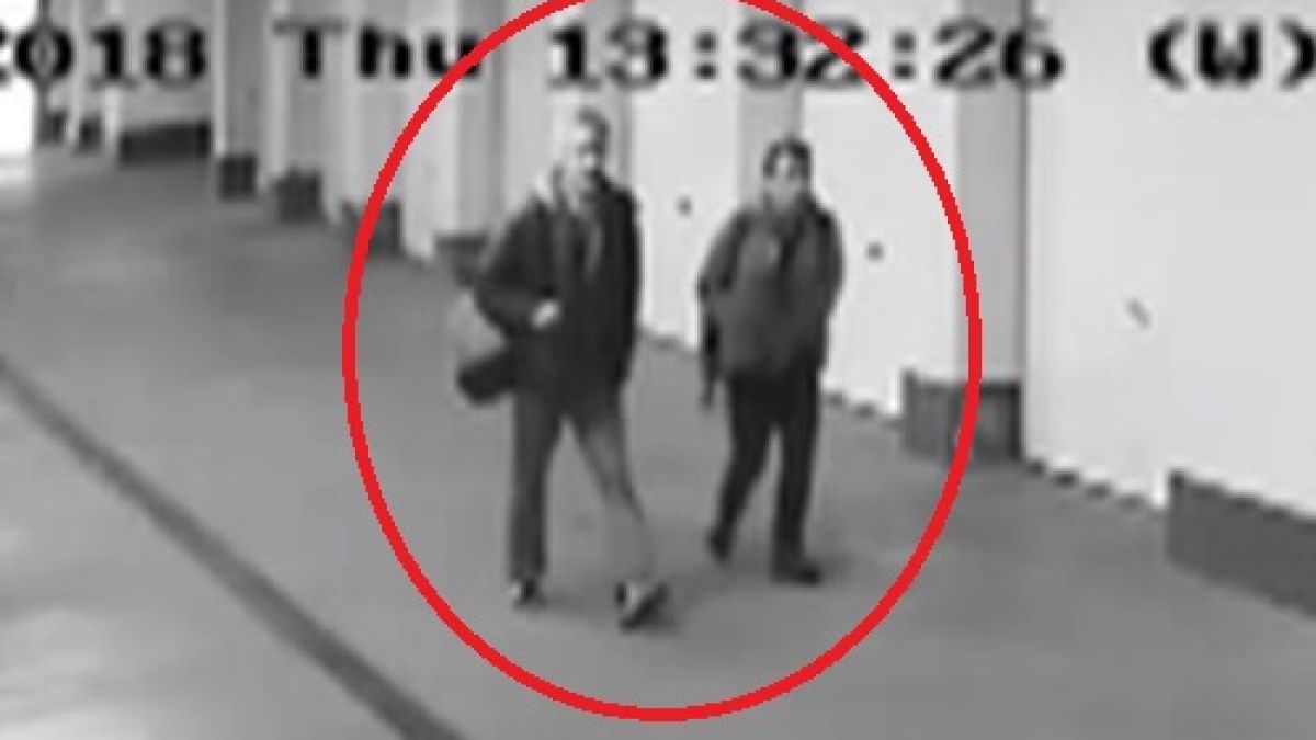 Тези двама наглеци се издирват от столичните ченгета за изключително дръзка кражба в "Манастирски ливади" (ВИДЕО)