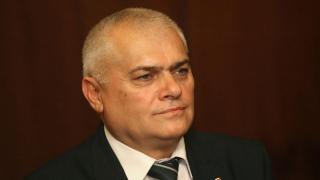Валентин Радев: Полицията трябва да действа с твърда ръка