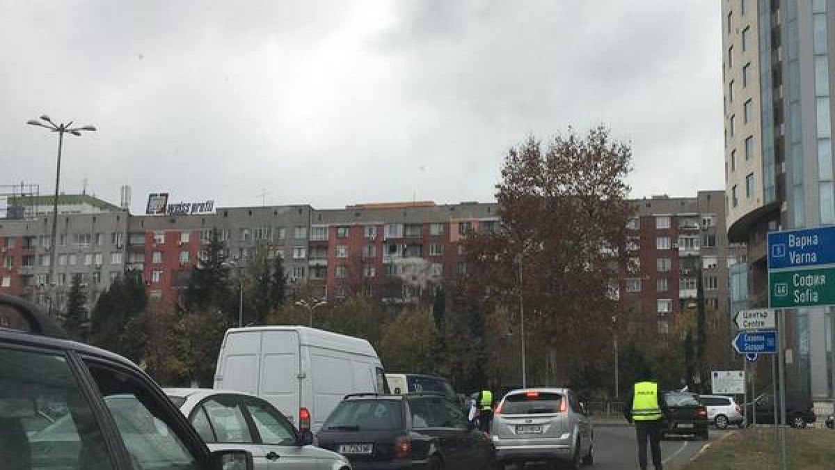 Протестиращи плъзнаха по различни булеварди в Бургас