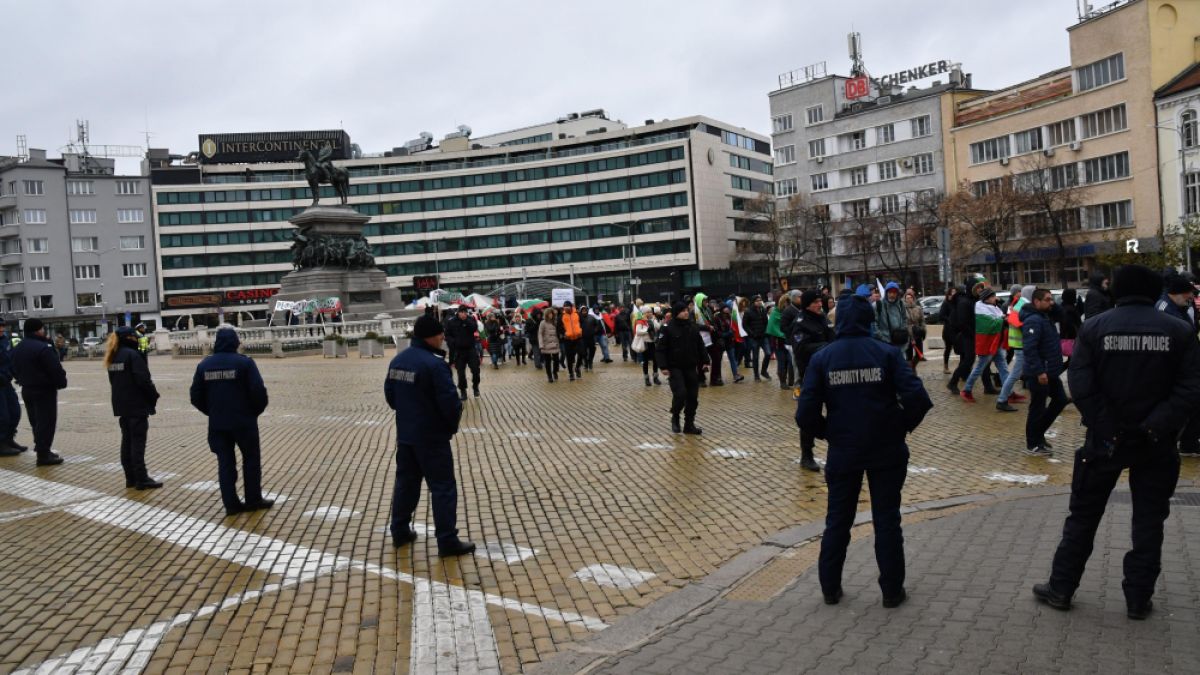 Блокираха „Орлов мост“ във всички посоки 