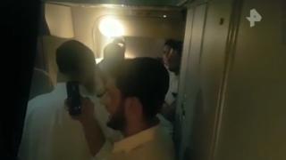 Екшън в небето: Ортодоксални евреи нападнаха стюардеси и опитаха да превземат лайнер (ВИДЕО)