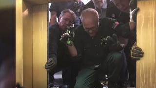 Асансьор с 6 човека падна от 95-тия етаж в една от най-високите сгради в Чикаго!