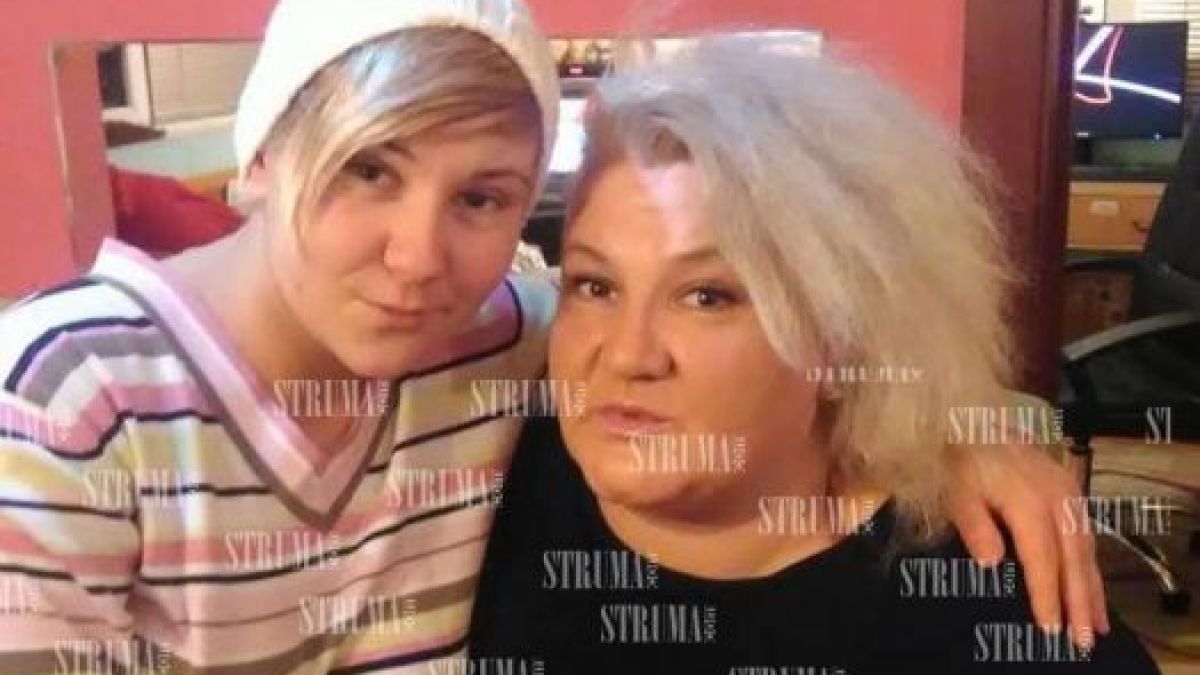 Терор в Благоевград! Момичета карат съученичка да прави орален секс с момчета за пари, пребиват я, ако откаже