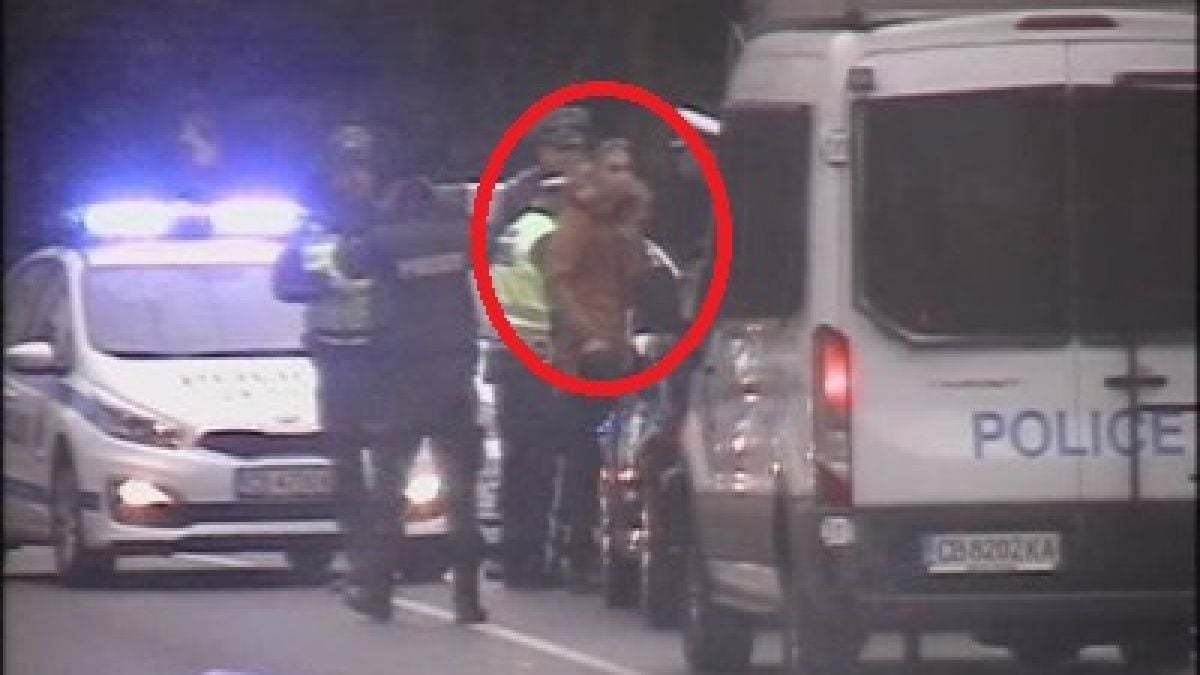 Ексклузивни разкрития за келеша с „Голф“-а, който без малко да се вреже в протестиращите пред парламента! (СНИМКИ/ВИДЕО)